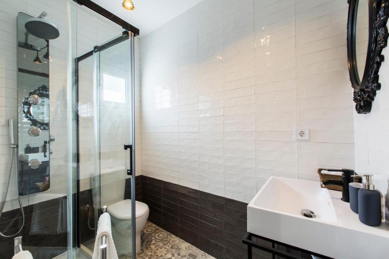 Amazing Downtown Apt With Small Balcony With View Over The Castle Lisboa Dış mekan fotoğraf
