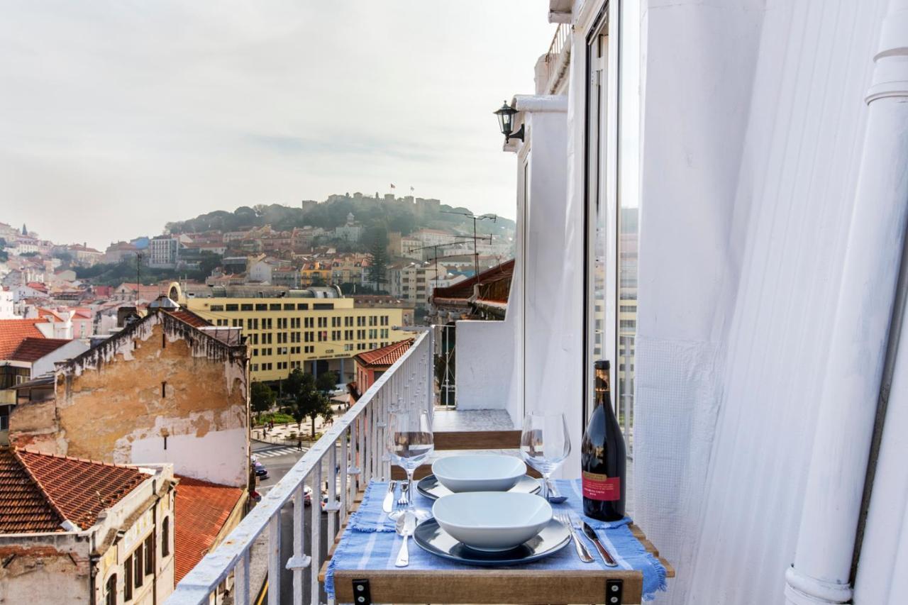 Amazing Downtown Apt With Small Balcony With View Over The Castle Lisboa Dış mekan fotoğraf