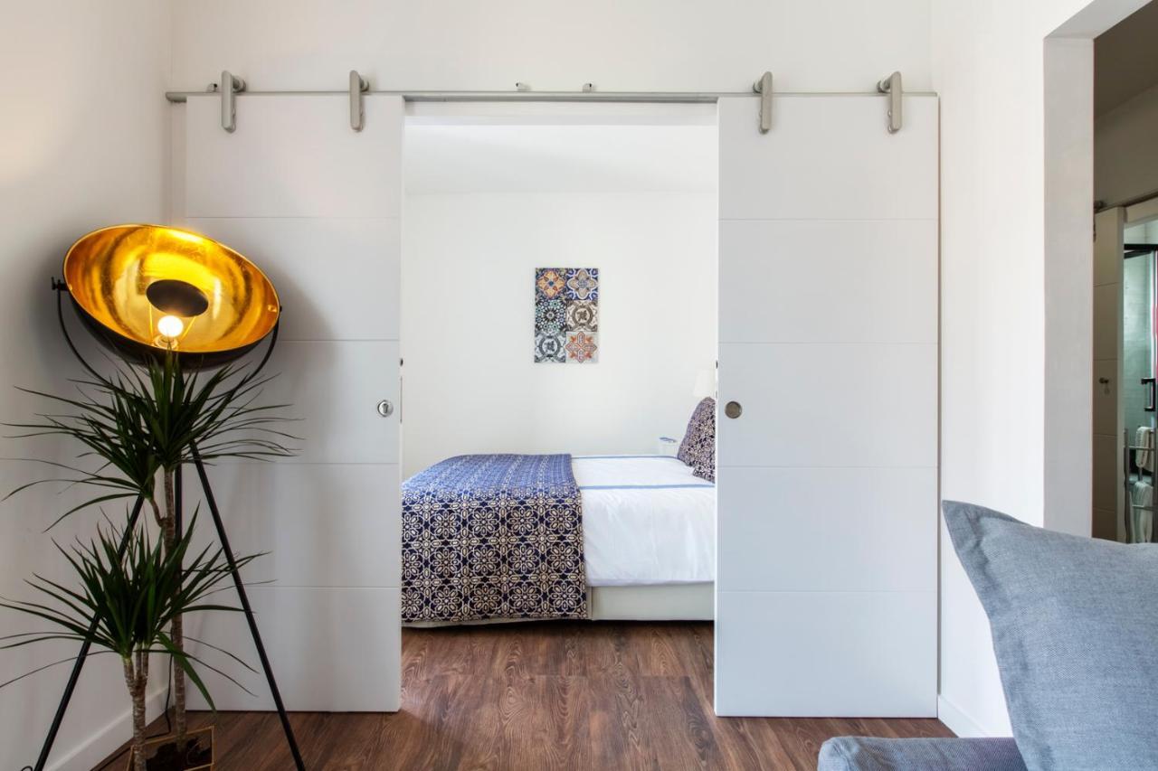 Amazing Downtown Apt With Small Balcony With View Over The Castle Lisboa Dış mekan fotoğraf